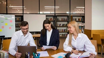 Managing teams through AI change